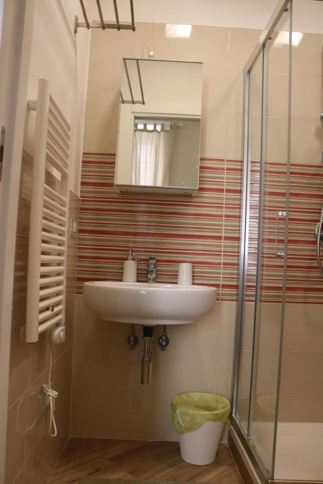 B&B Garibaldi Station Nápoly Kültér fotó